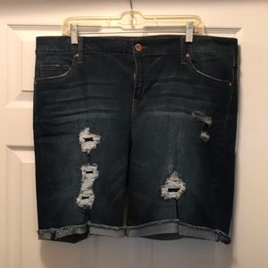 True Craft Plus Size Women’s Bermuda Shorts - Gently Worn-Smoke & Pet Free